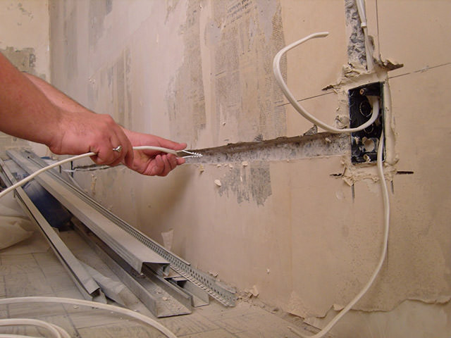Как заменить электропроводку в доме — пошаговая инструкция